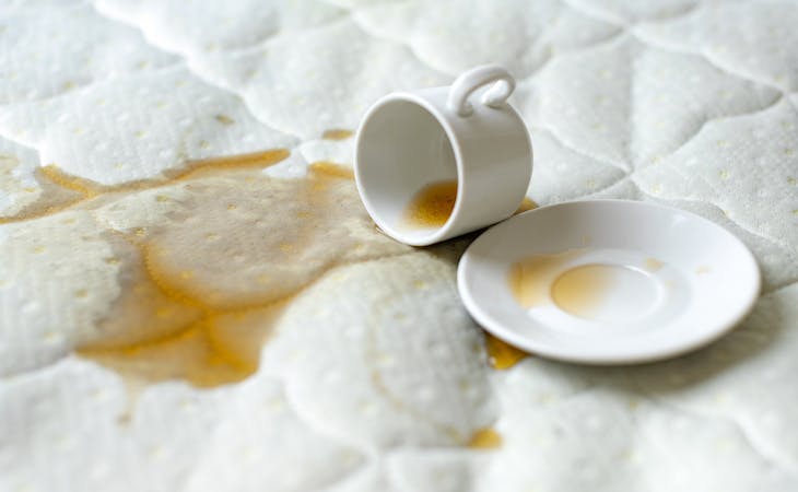 10 Useful Mattress Cleaning Hacks Using Home Remedies