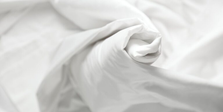 bed-sheet-sizes-guide-to-bed-sheet-dimensions-saatva