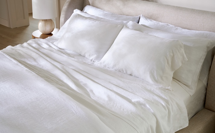 saatva sheets on bed